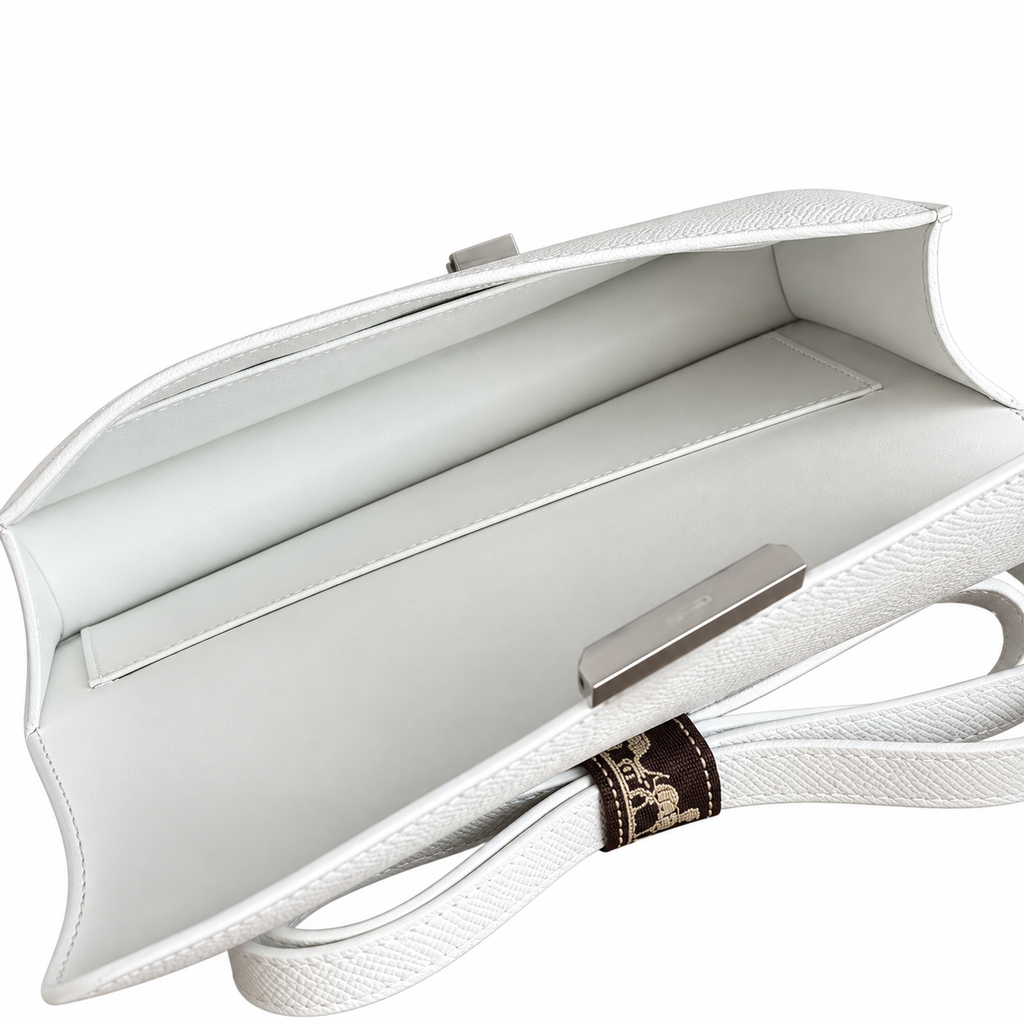 Hermès Lindy 26cm Crossbody Bag – Pure White | Minimalist Luxury Leather