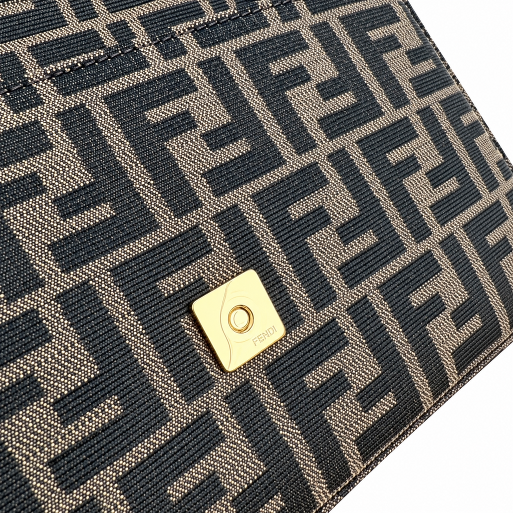 Fendi Baguette Quilted Leather Shoulder Bag – Ivory